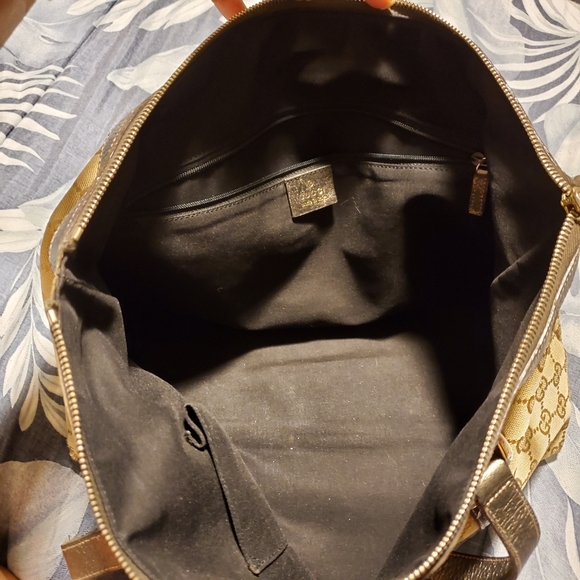 SOLD Authentic Gucci Medium Handbag - Picture 11 of 11